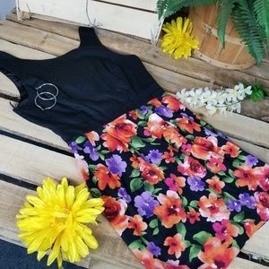 Forever 21  Large  sleeveless  floral dress 125